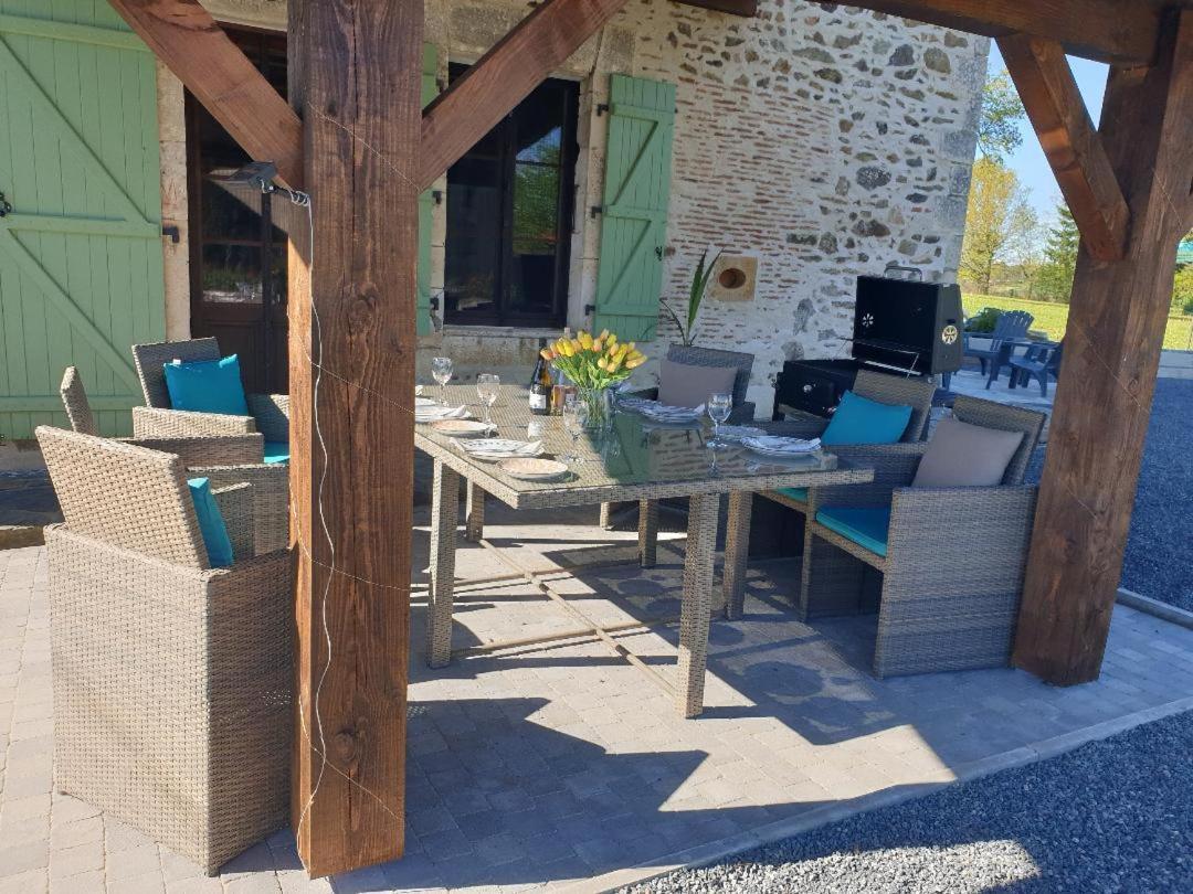 La Maison Du Lac Lavaud Saint-Quentin-sur-Charente Exteriér fotografie